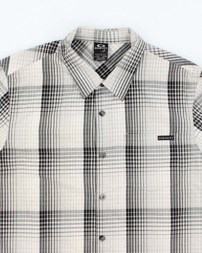 Vintage 2000's Oakley Checked Short Sleeve Shirt - L