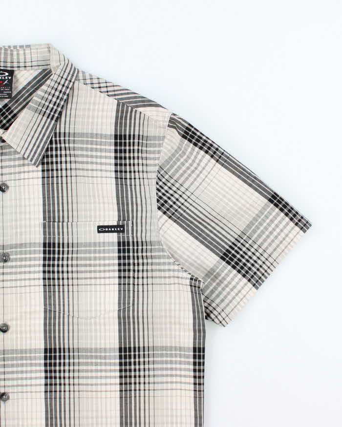 Vintage 2000's Oakley Checked Short Sleeve Shirt - L