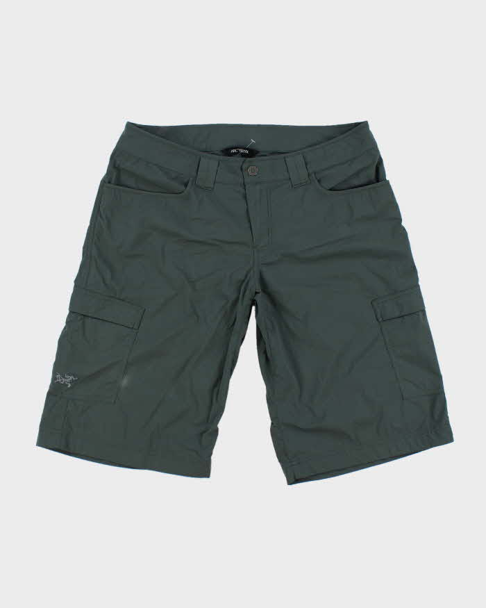 Vintage Arc'teryx Cargo Hiking Shorts W32 L13