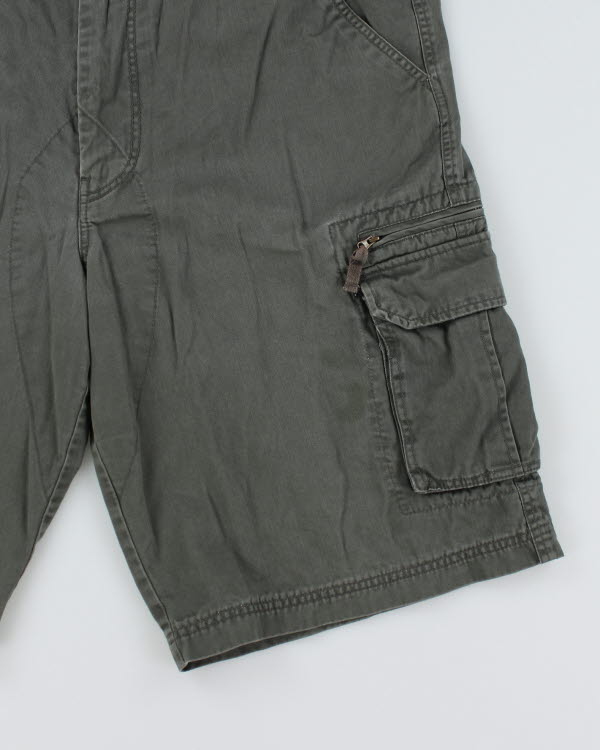 Vintage Baggy Fit Cargo Shorts - W40 L12