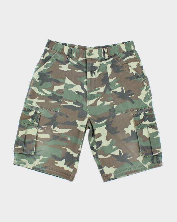 Vintage Y2K Baggy Camouflage Cargo Shorts - W32 L11 – Rokit