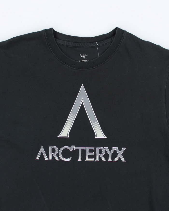 Vintage Arc'teryx Centre Logo Graphic T-Shirt - S