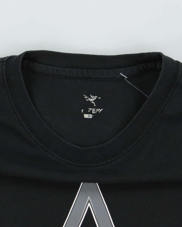 Vintage Arc'teryx Centre Logo Graphic T-Shirt - S
