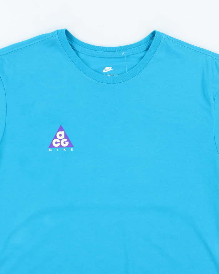 Vintage 2000's Nike ACG Small Graphic T-Shirt - L