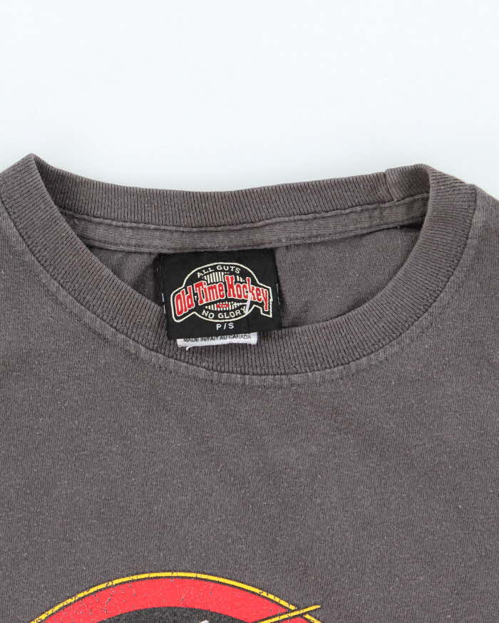 Vintage 2000's Vancouver Canucks NHL Graphic T-Shirt - S