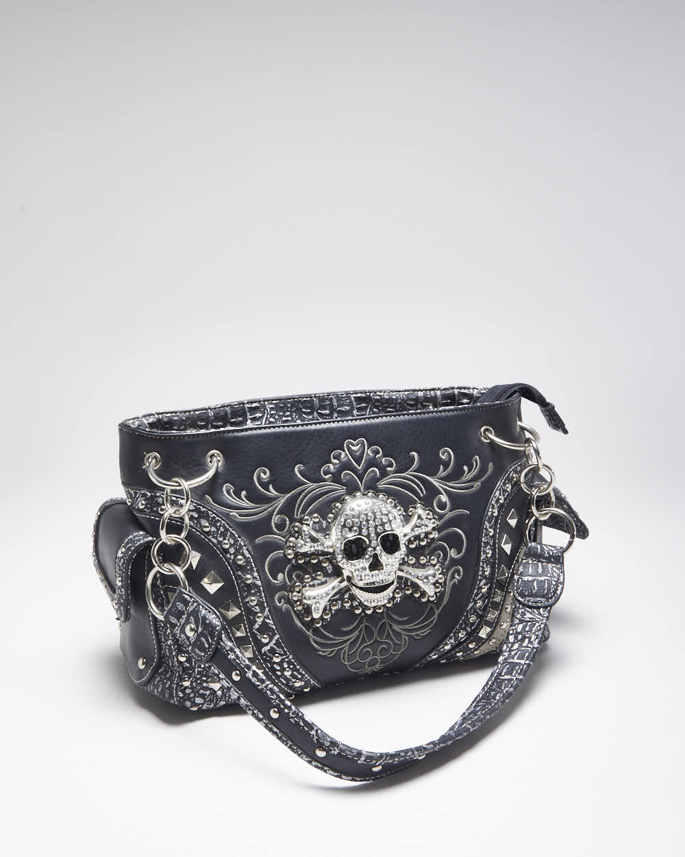 Vintage Y2k 00s Skull & Cross Bones Studded Handbag – Rokit