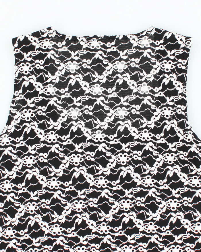 Vintage 90s M Collection Embroidered Floral Top - L