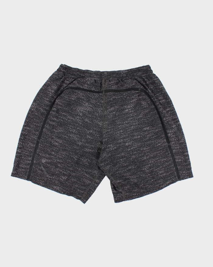 Men's Lululemon Lightweight Sports Shorts - L