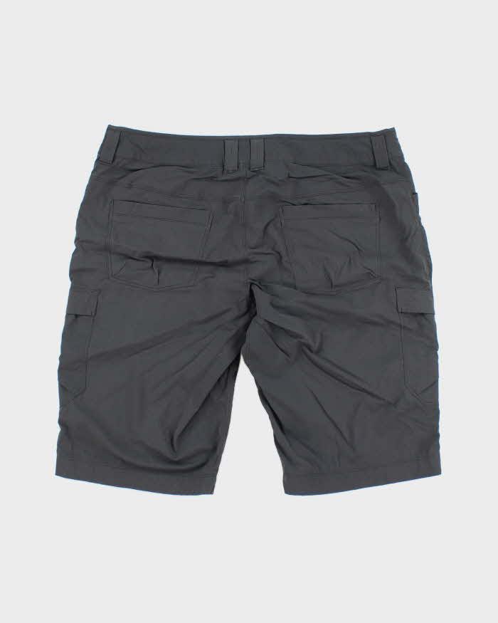 Vintage 2000's Women's Arc'teryx Cargo Shorts - W34 L12