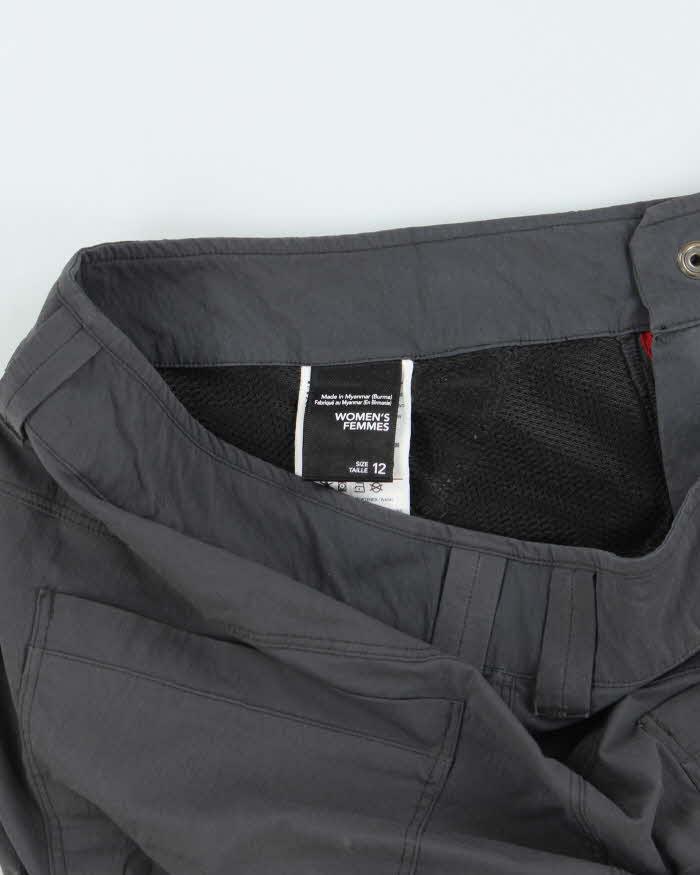 Vintage 2000's Women's Arc'teryx Cargo Shorts - W34 L12