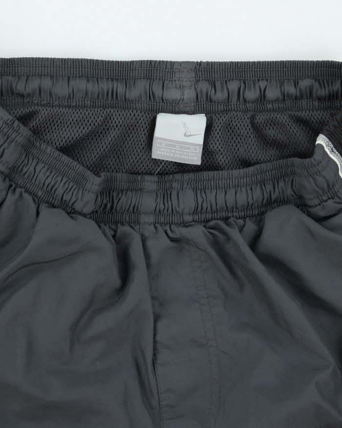 Vintage Y2K Nike Lightweight Sports Shorts - M