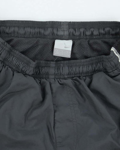 Vintage Y2K Nike Lightweight Sports Shorts - M