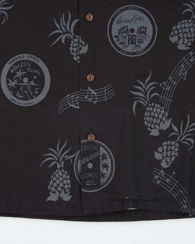 Vintage Winnie Fashion Black Hawaiian Shirt - M