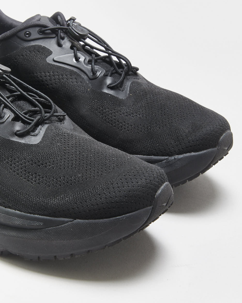 Hoka Arahi Slip Resistant Vented Mesh Trainers - UK9