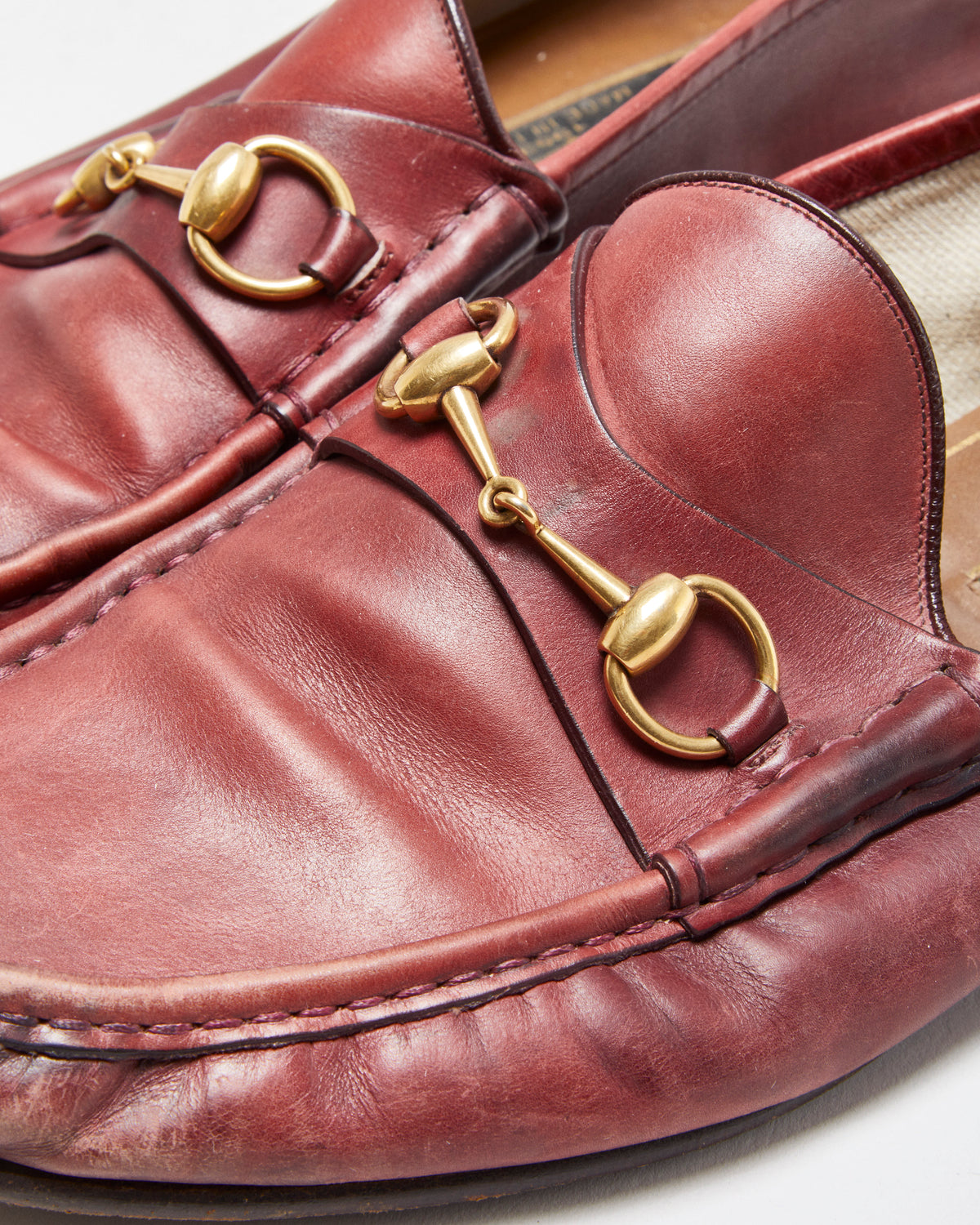 F/W 2024 Gucci 1953 Lugano Burgundy Calfskin Leather Horsebit Loafers  - UK9