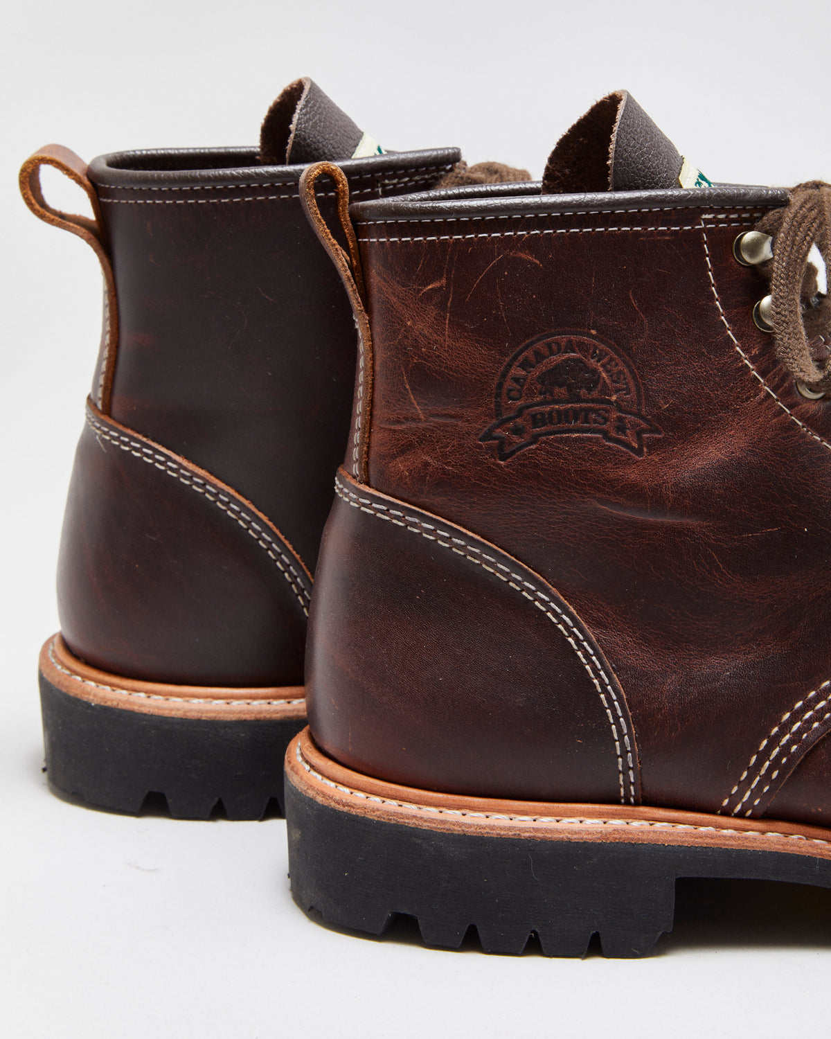 DS Canada West Moorby 6" Pecan Tumbled Leather Handcrafted In America Goodyear Welted Vibram Round Toe Ankle Boots - UK10