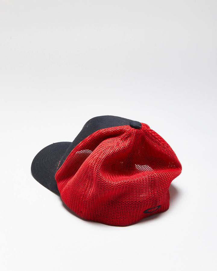 Vintage Y2K Oakley Small Logo Mesh Trucker Cap - S-M