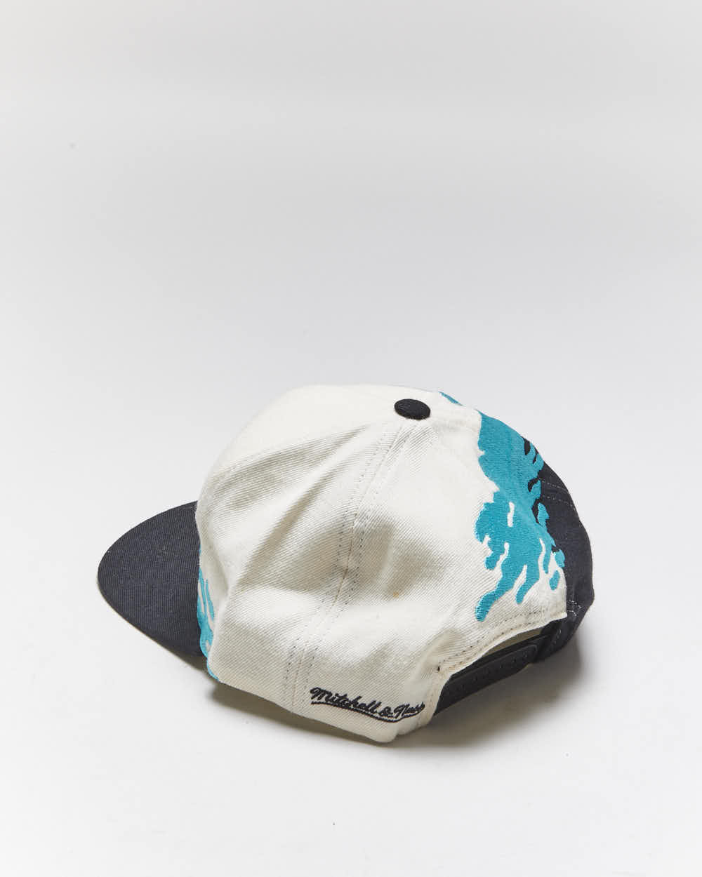 Vintage Mitchell &amp; Ness Vancouver Grizzles Embroidered Snapback Cap - OS