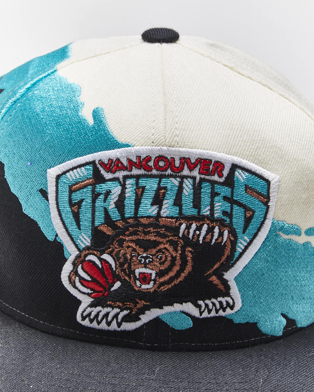 Vintage Mitchell &amp; Ness Vancouver Grizzles Embroidered Snapback Cap - OS