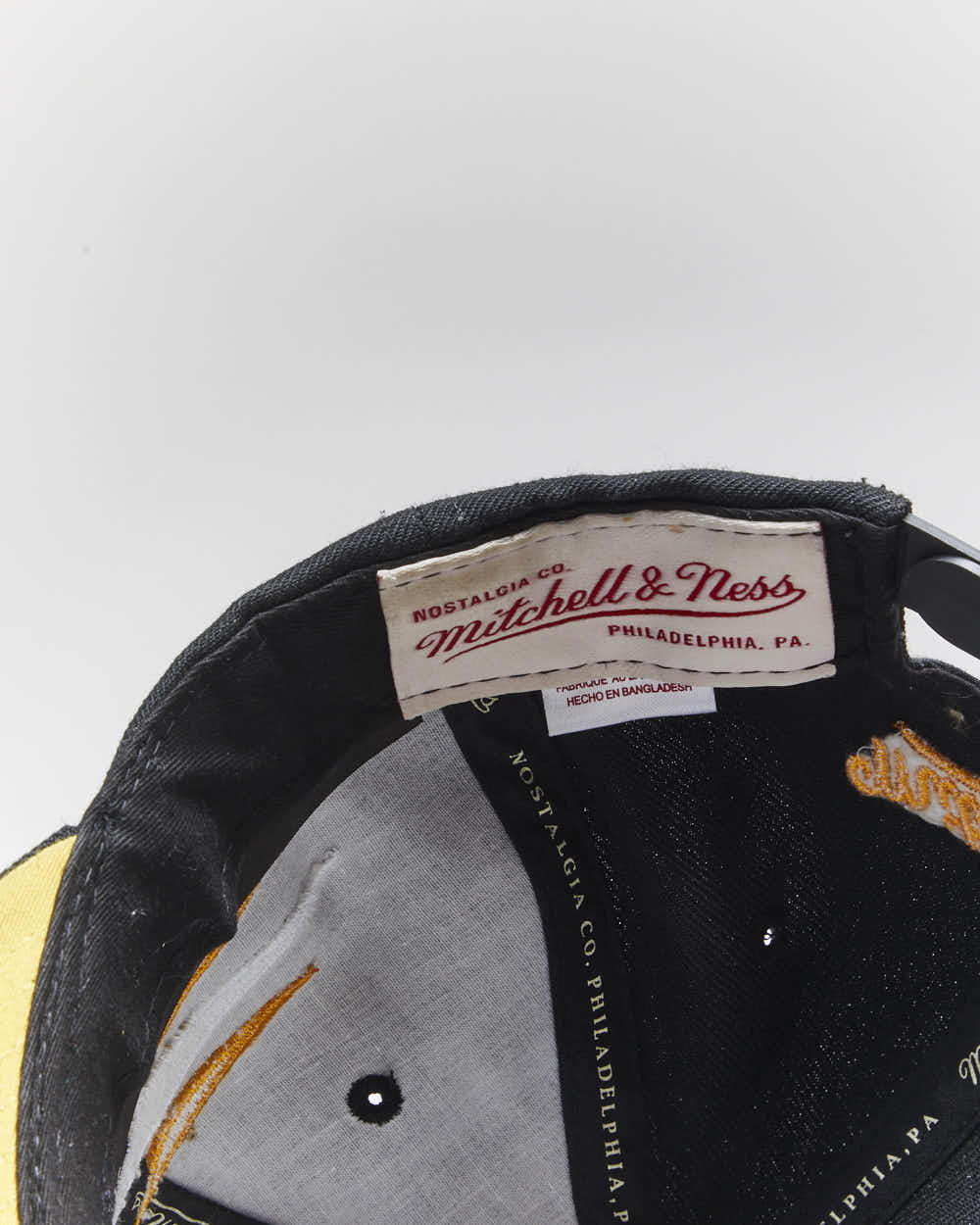 Vintage Mitchell &amp; Ness Golden State Warriors NBA Embroidered Snapback Cap - OS