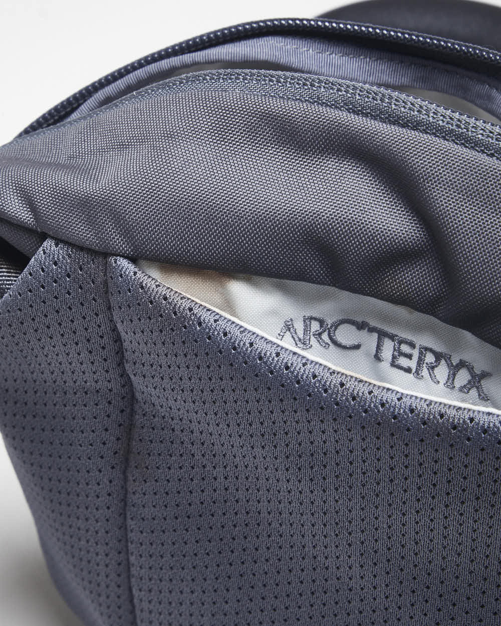 Arc'teryx Mantis Cross Body Bag
