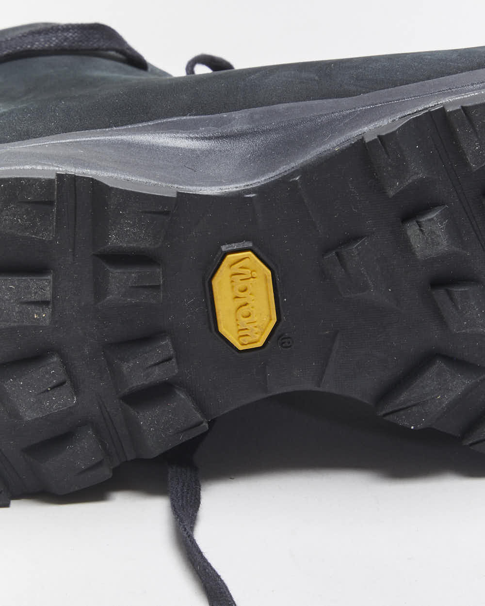 2023 Arc'teryx Nubuck Suede Gore-Tex Vibram Hiking Boots - UK8.5