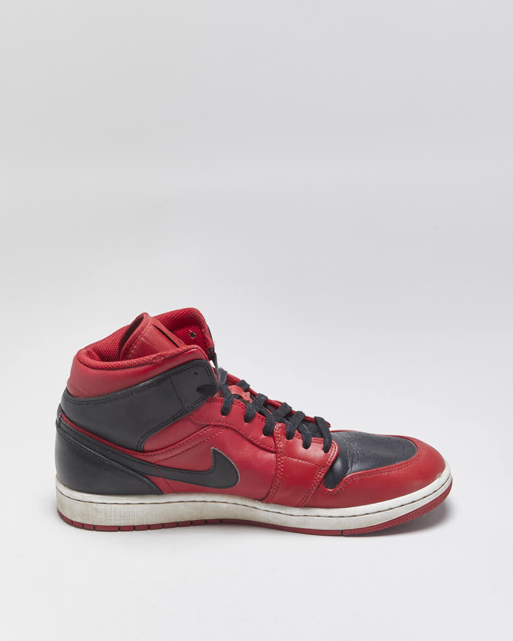 2022 Nike Air Jordan 1 Mid Reverse Bred Gym Red / Black Trainers - UK9.5