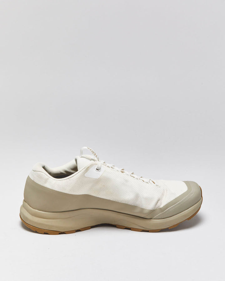 2023 Arc'teryx Aerios FL 2 Cream/Khaki Gore-Tex Vibram Trail Running Trainers - UK10.5