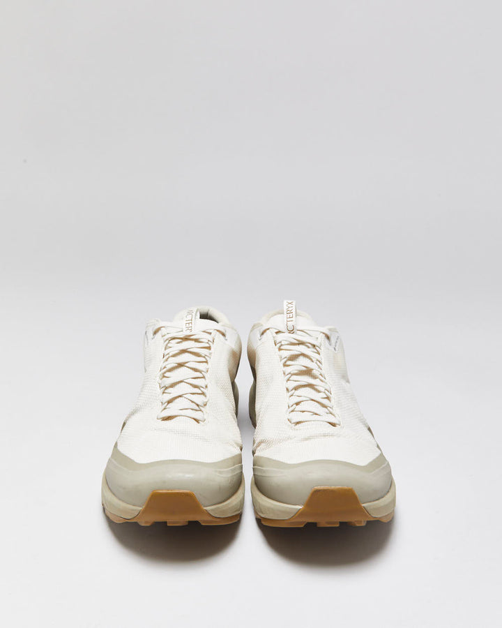 2023 Arc'teryx Aerios FL 2 Cream/Khaki Gore-Tex Vibram Trail Running Trainers - UK10.5