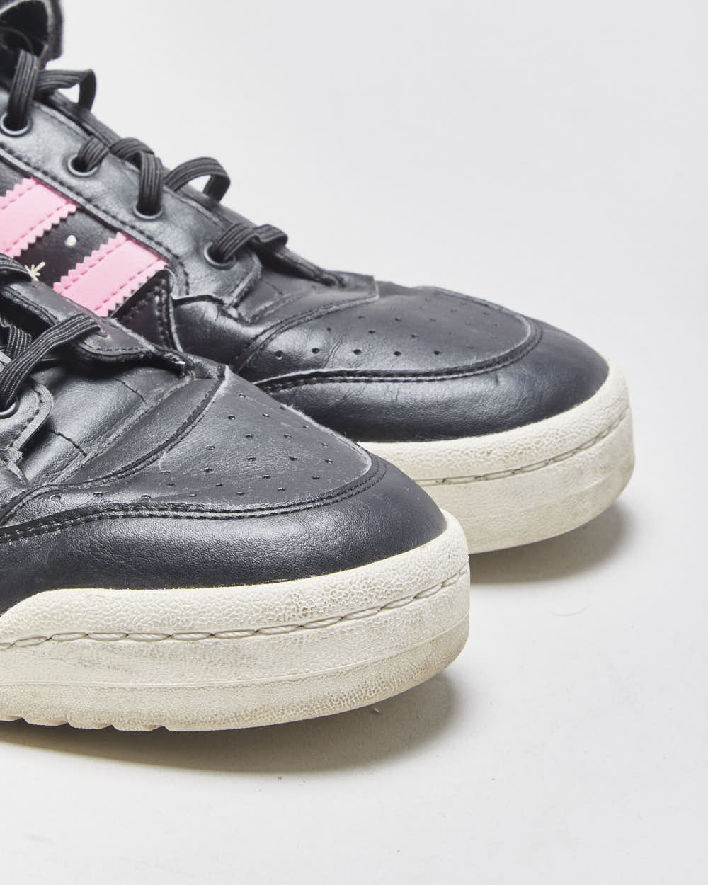 2022 Adidas Originals x Andre Saraiva Forum Low 'The World Needs Love' Trainers - UK11.5