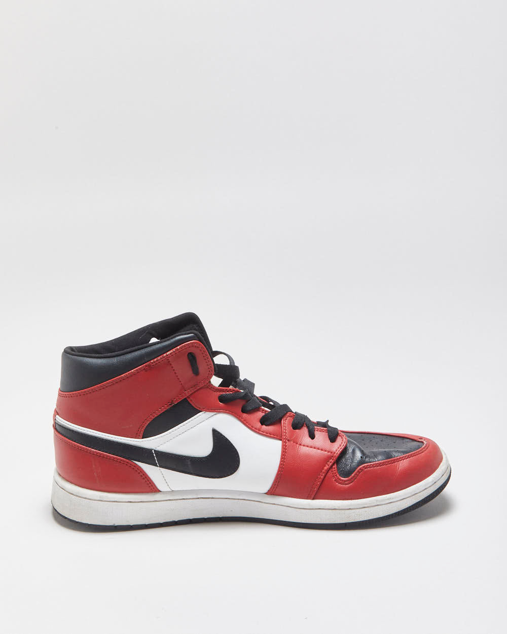 2019 Nike Air Jordan 1 Mid Chicago Gym Red/White/Black Toe Calfskin Leather Trainers - UK10