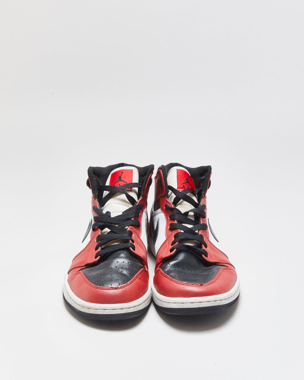 2019 Nike Air Jordan 1 Mid Chicago Gym Red/White/Black Toe Calfskin Leather Trainers - UK10