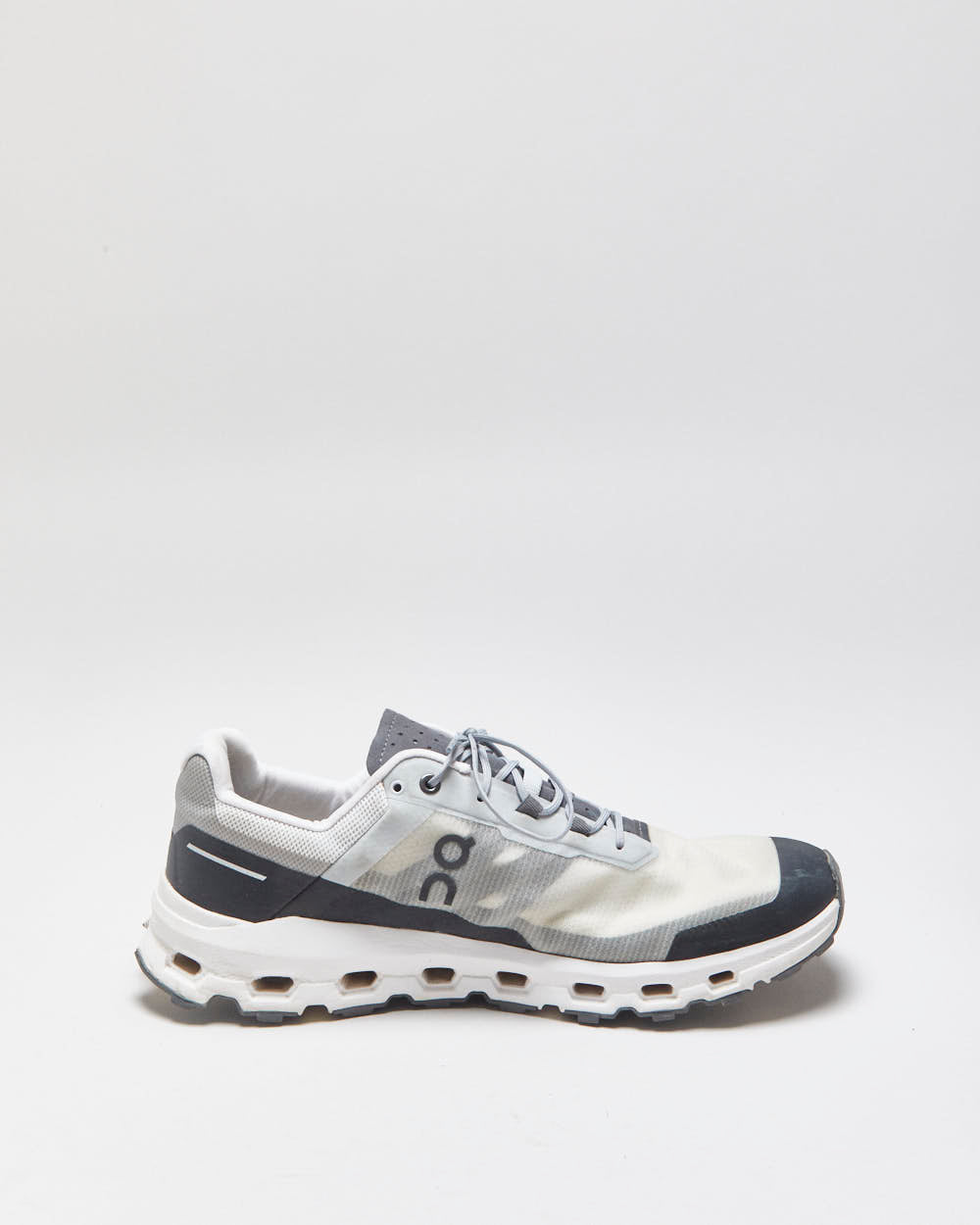 ON Cloudvista Glacier/Black Running Trainers - UK10