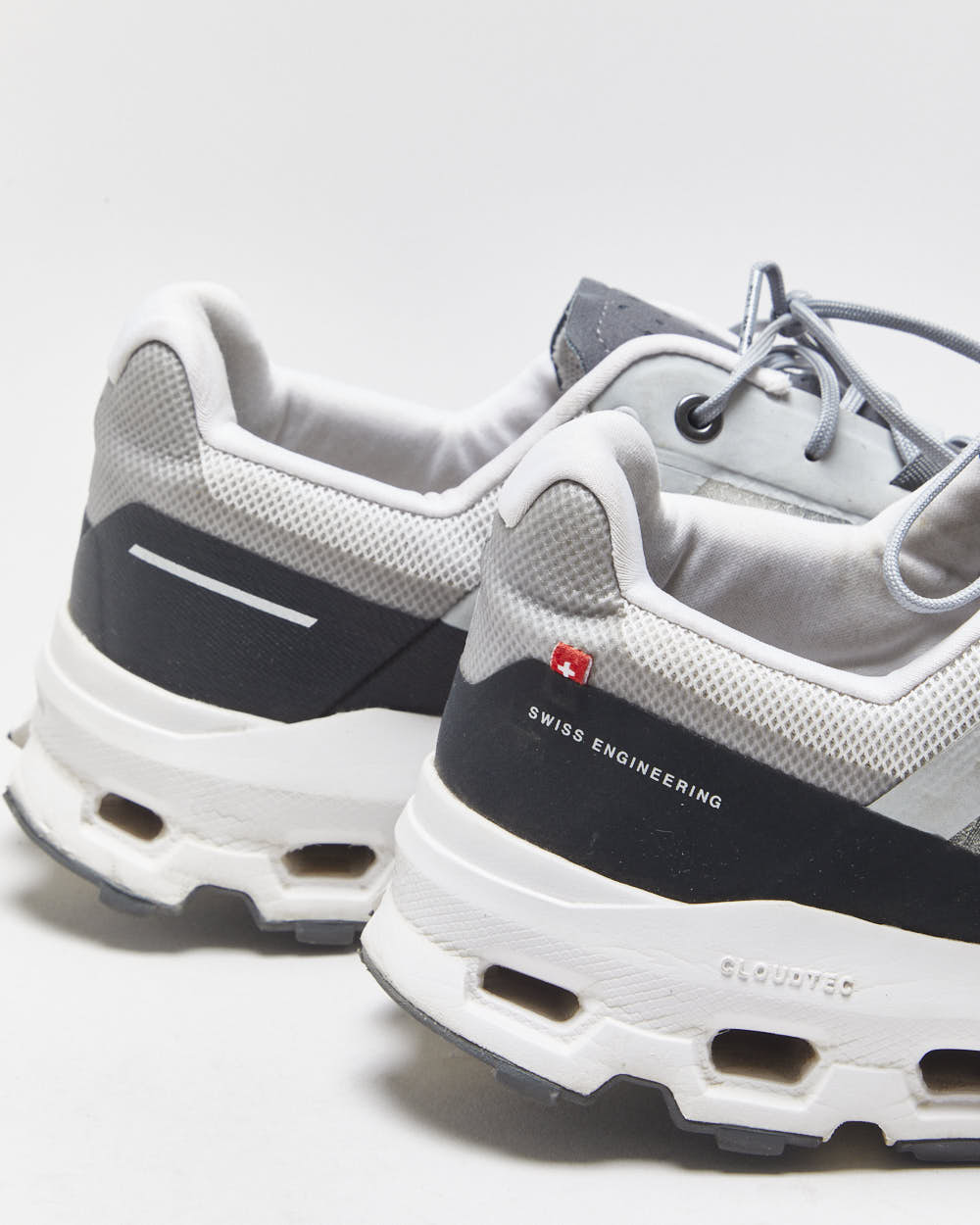 ON Cloudvista Glacier/Black Running Trainers - UK10