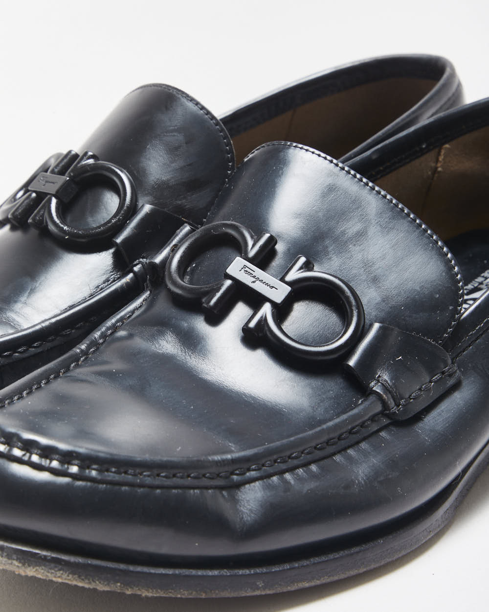 Salvatore Ferragamo Black Gancini Leather Buckle Loafers - UK7.5