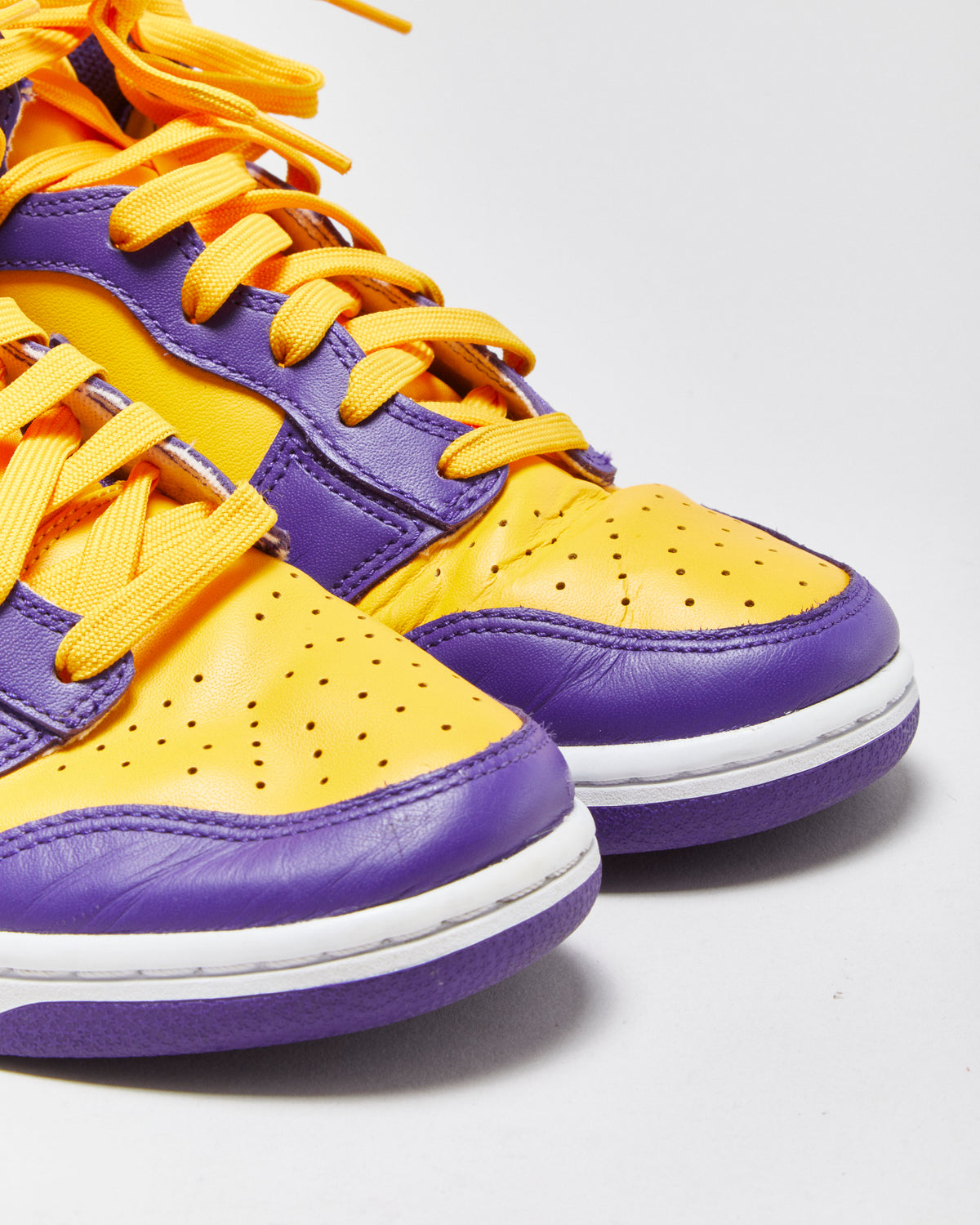 2022 Nike Dunk Hi Retro 'Lakers' Court Purple/Yellow Trainers - UK7