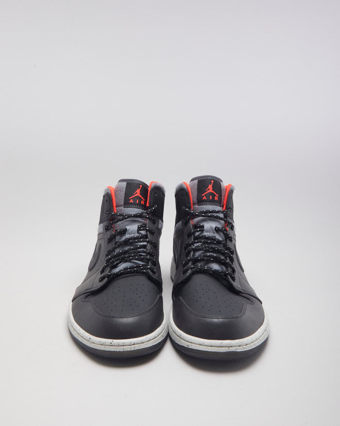 Jordan 1 Mid Holiday - UK 10.5