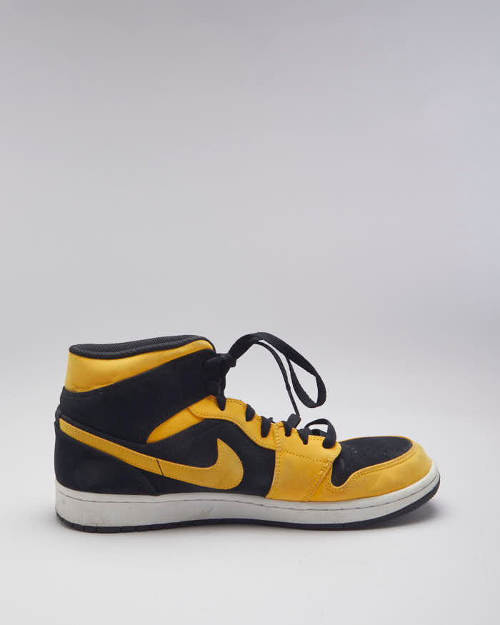 Nike Air Jordan 1 Mid Trainers - UK 9