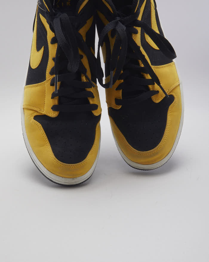 Nike Air Jordan 1 Mid Trainers - UK 9