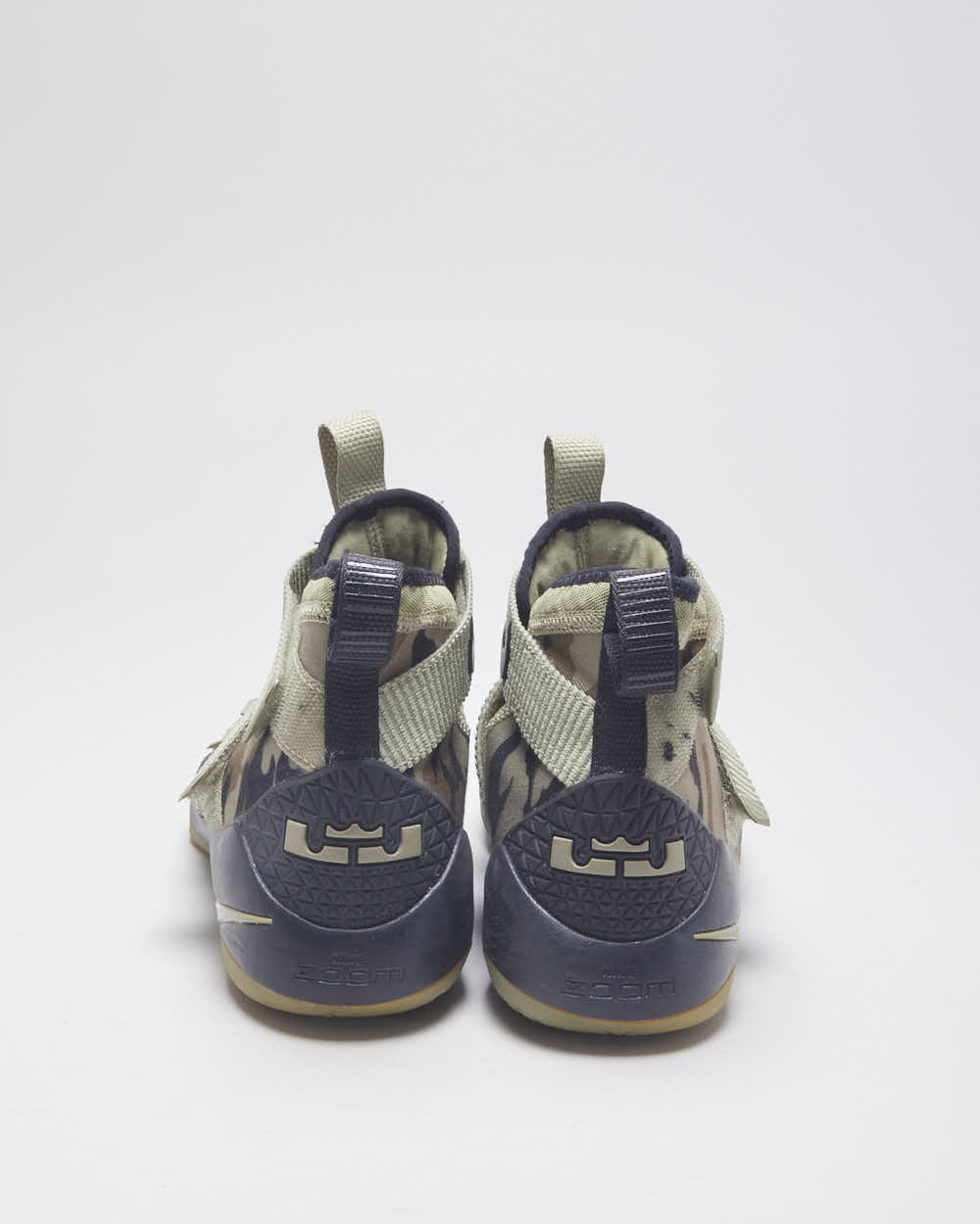 Nike Zoom LeBron Soldier 11 Mid Trainers - UK 9