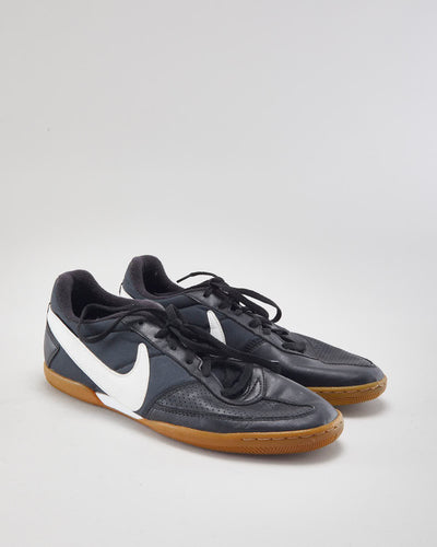 Nike Davinho Trainers - UK8