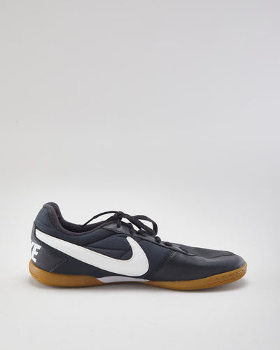 Nike Davinho Trainers - UK8