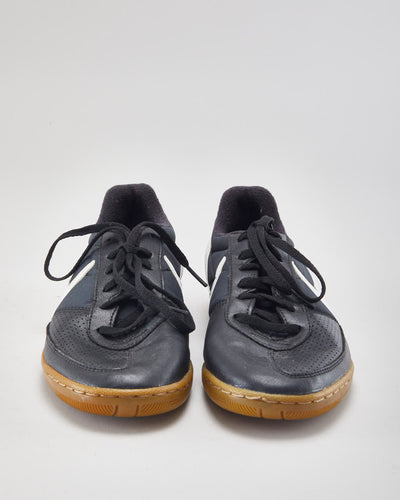 Nike Davinho Trainers - UK8