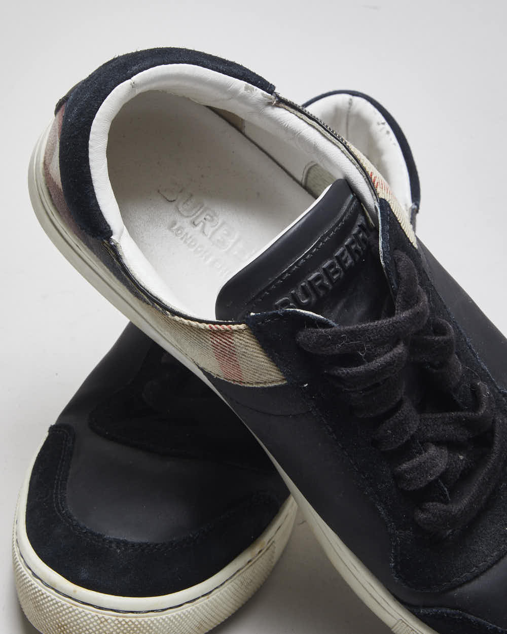 Vintage 2000's Burberry Suede Low Trainers - UK 8