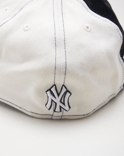 NBA New Ear New York Black And White Snapback