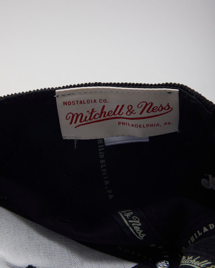 Vintage Mitchelll & Ness Vancover Grizzlies Corduroy Snapback - OS