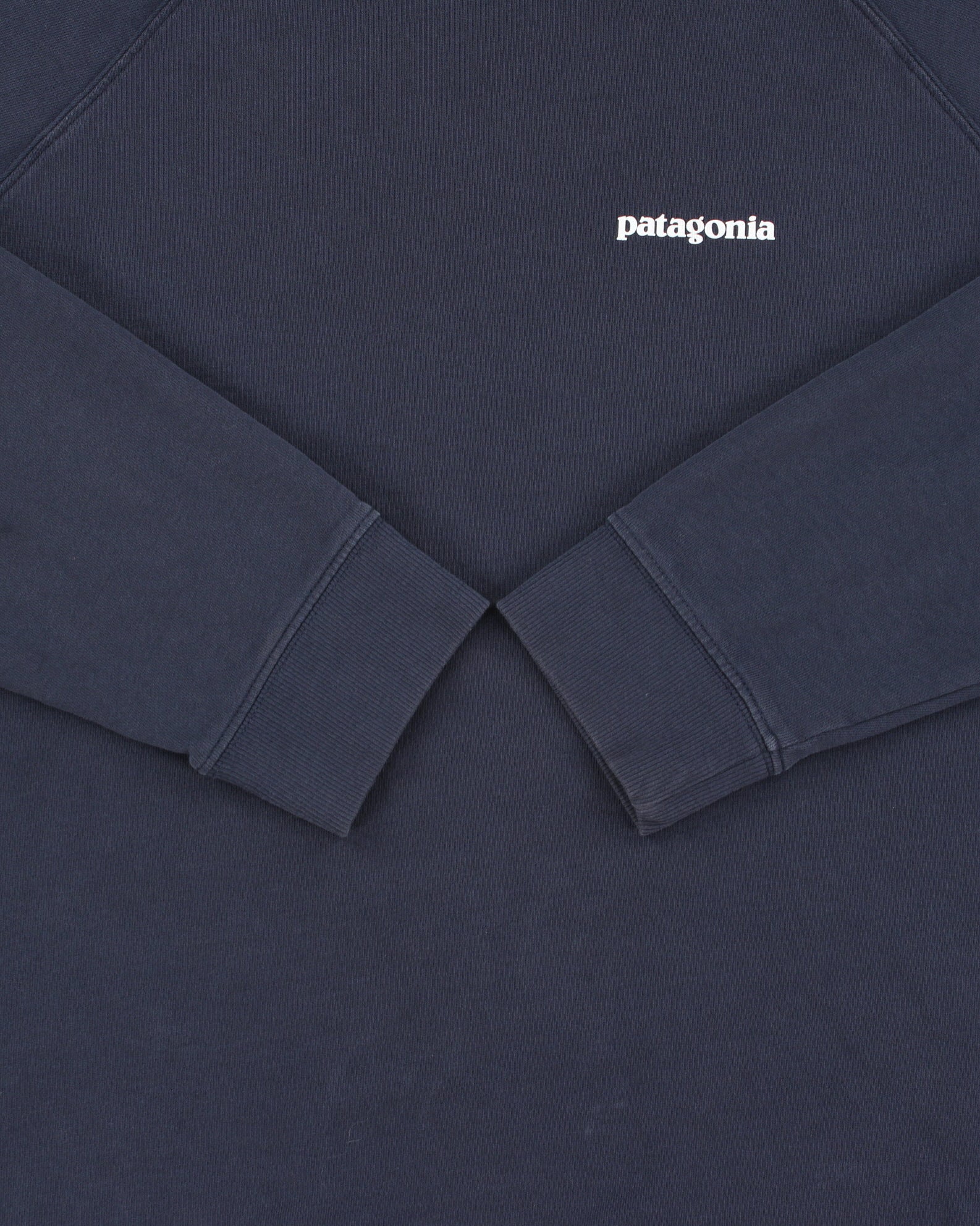 Vintage Patagonia Navy P-6 Logo Organic Fairtrade Regular Fit Crewneck Sweatshirt - L