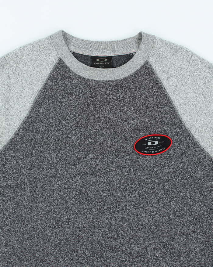 Vintage 2000's Oakley Small Patch Logo Sweatshirt - S