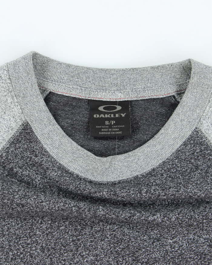 Vintage 2000's Oakley Small Patch Logo Sweatshirt - S