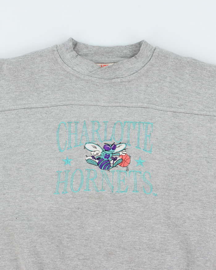 Vintage 2000's Charlotte Hornets NBA Basketball Sweatshirt - M